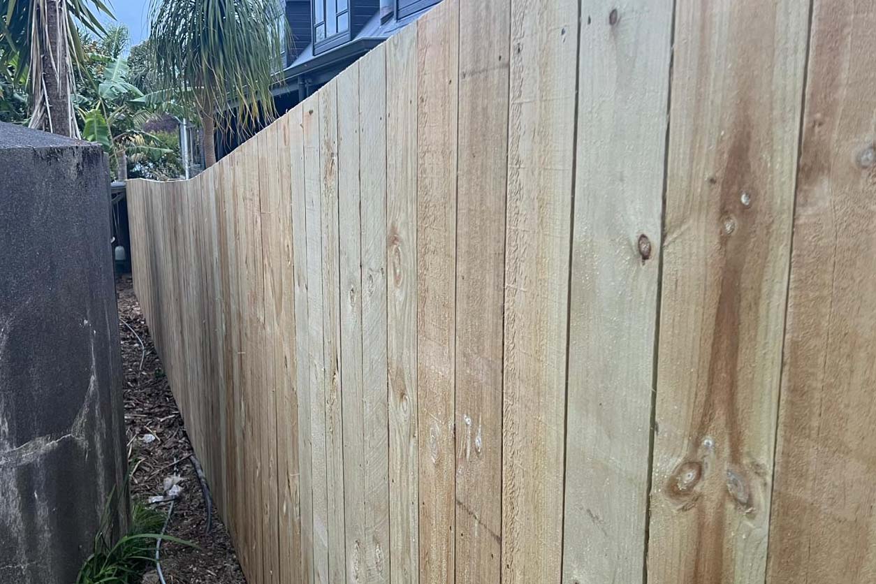 Timber fencing services in Auckland by Mandal